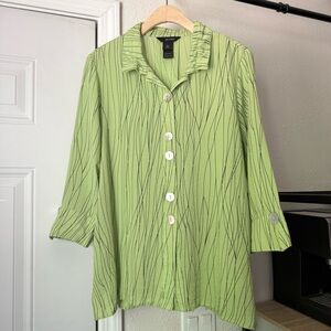 ALI MILES green nylon rayon printed lagenlook shell button up boxy shirt